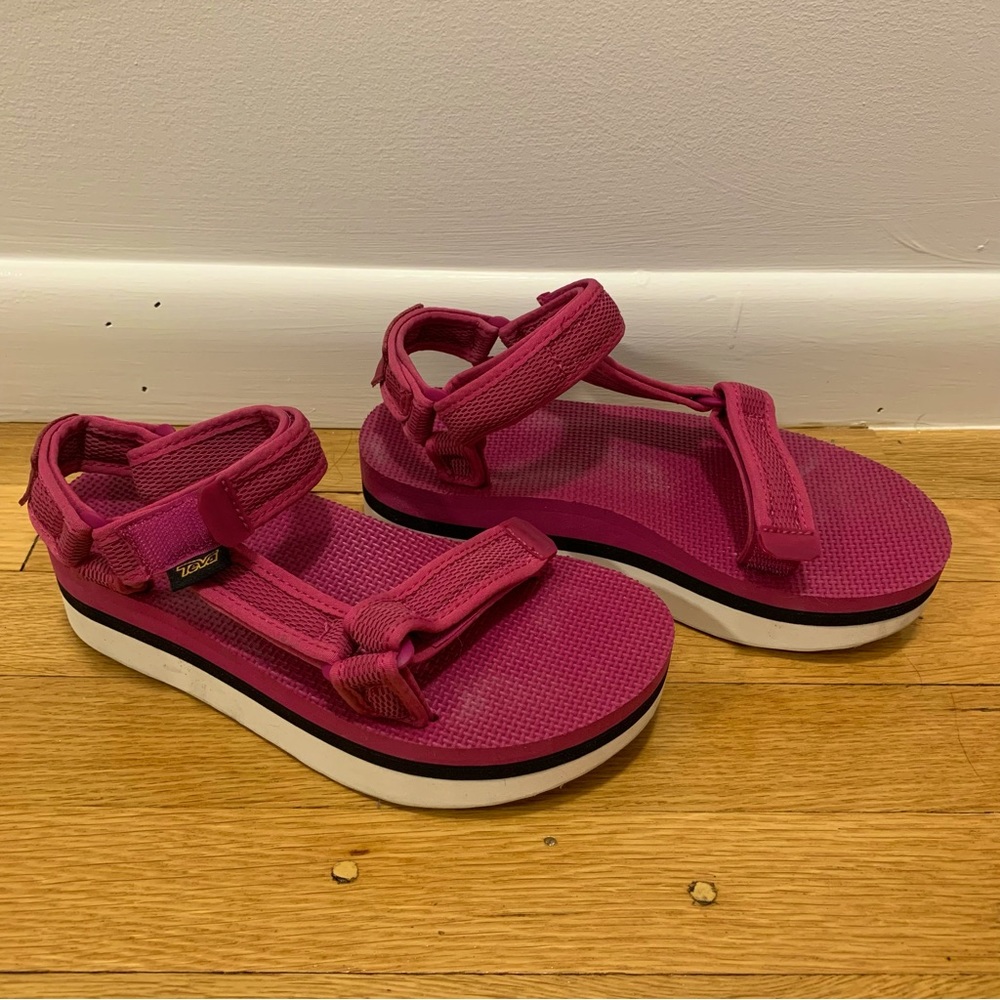 Teva flatform sandals, size 6